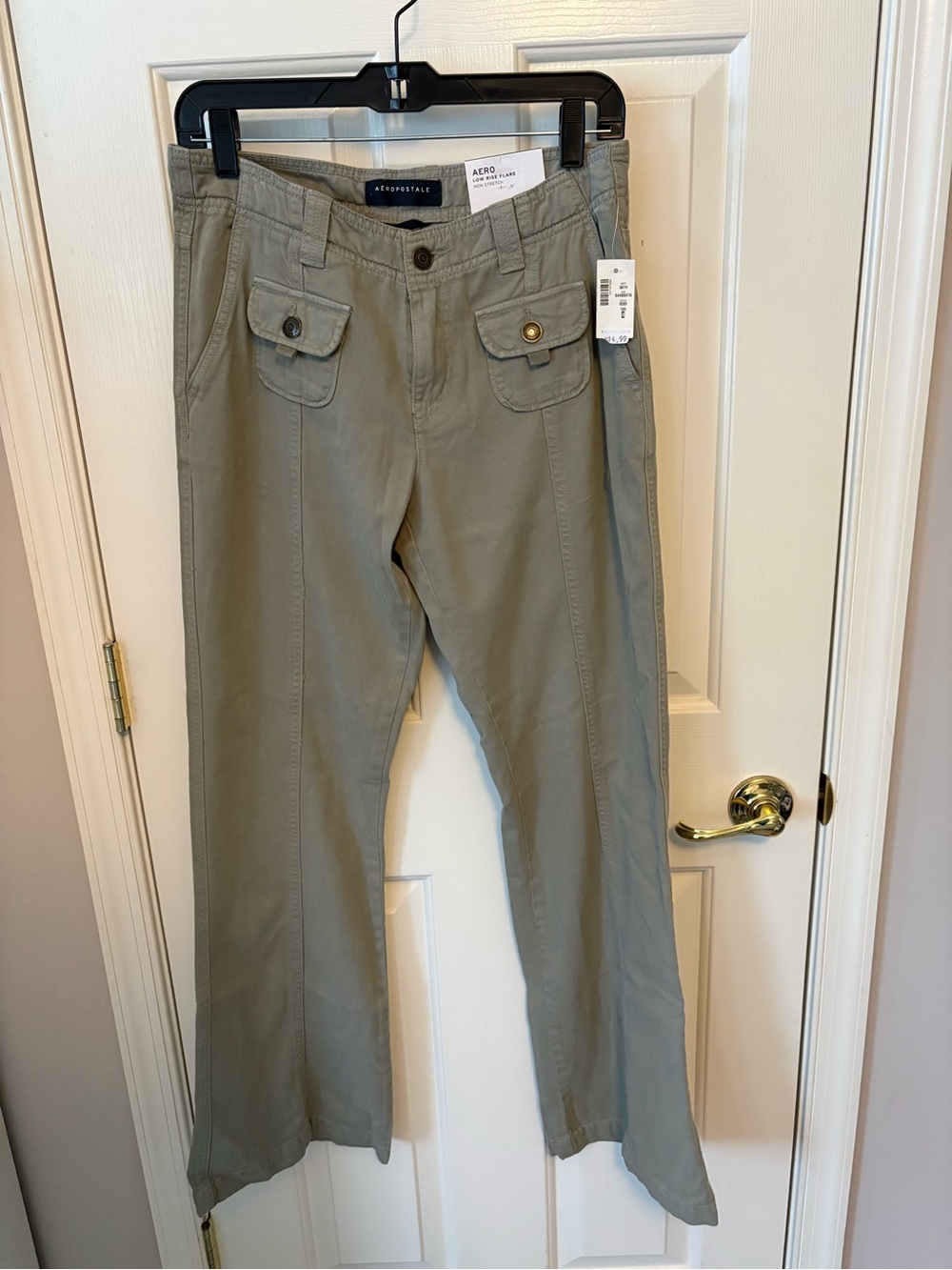 Aeropostale Women’s Olive Cargo-Style Pants